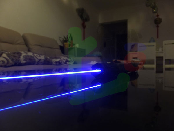 3W 青色レーザーポインタービデオ操作とデモ