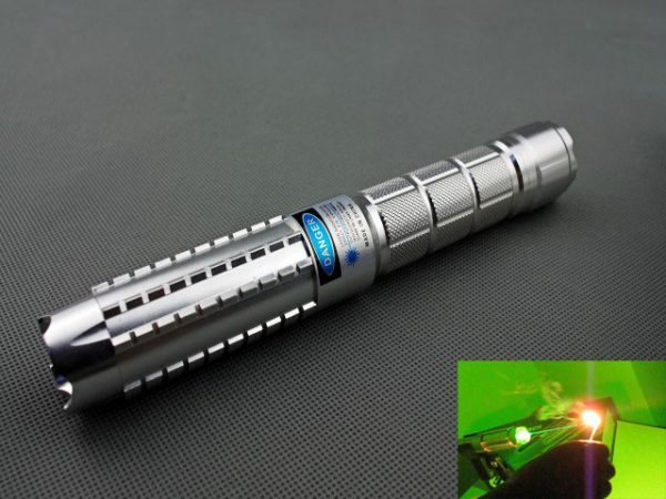 新品プロモーション! 300mw~ 500mw 532nm 緑色レーザー懐中電灯